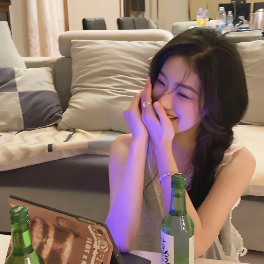 没人告诉我，我爹是皇帝啊